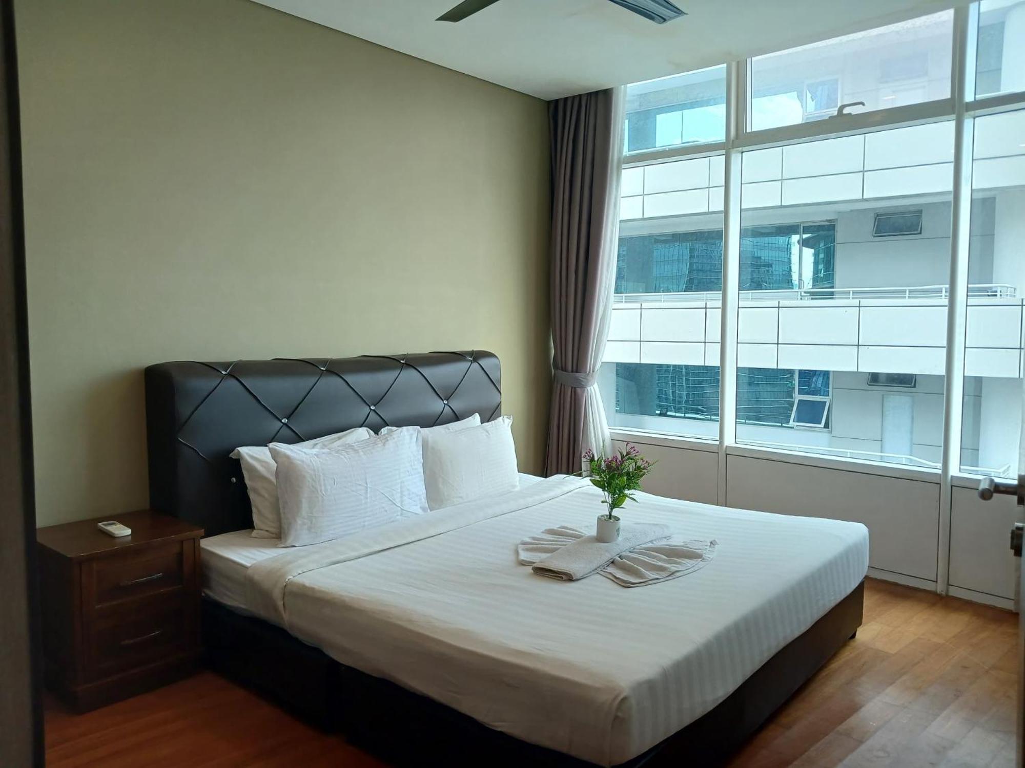 Lovely 2&3 Bedrooms Klcc And Kl Tower Views *
